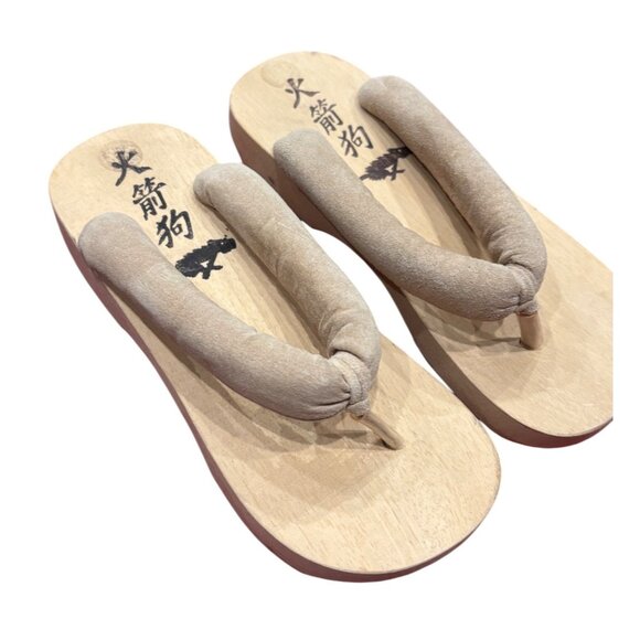 Traditional Japanese Geta Sandals Size 5 Leather Upper Wood Sole Beige - Picture 2 of 5